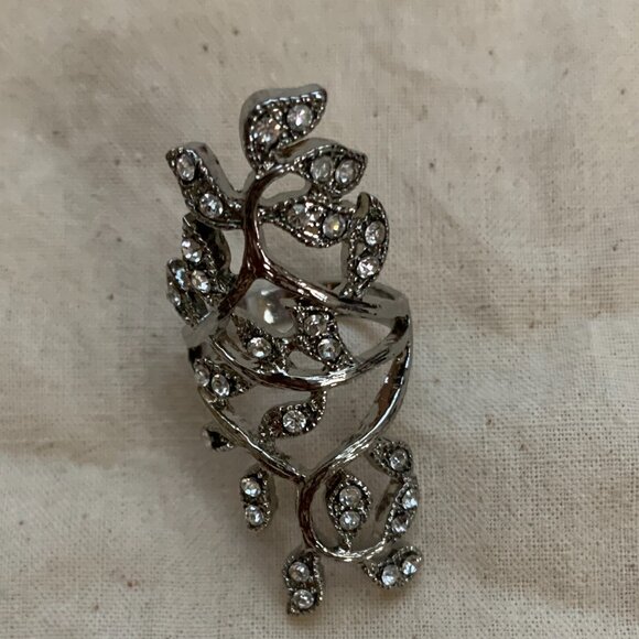 Dramatic Silver Floral Ring with Rhinestones - Picture 4 of 4